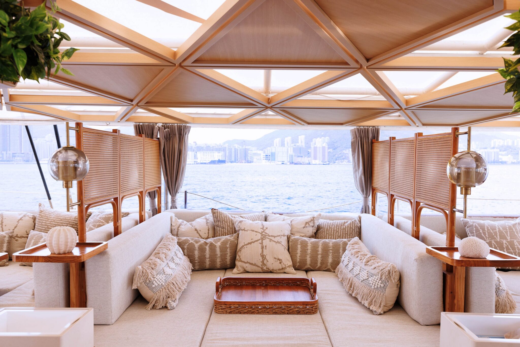 Top 11 Unique Boats, Catamarans And Yachts You Can Rent Now In Hong Kong!